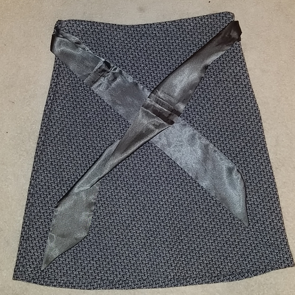 Old Navy Low Waist Skirt